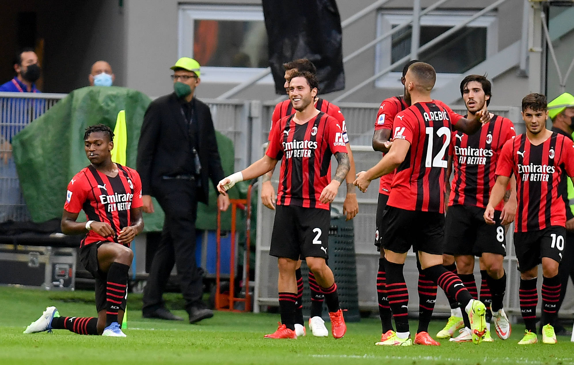 曼联防线稳固零封曼城德比胜利