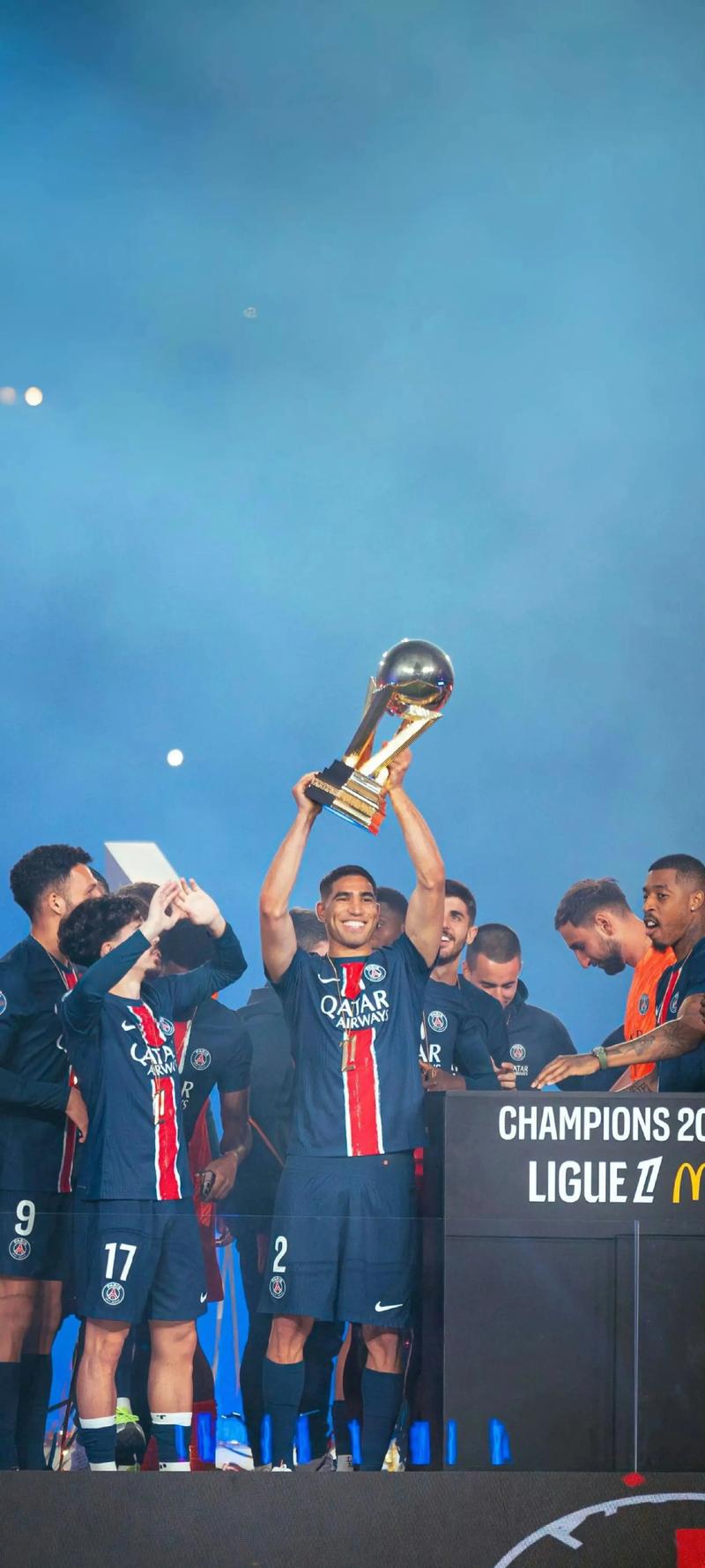 罗马诺：巴萨冬季不太可能重金引进中卫，埃永一直是考察对象（罗马诺：巴萨冬窗难砸重金签中卫，埃永仍在重点考察名单）