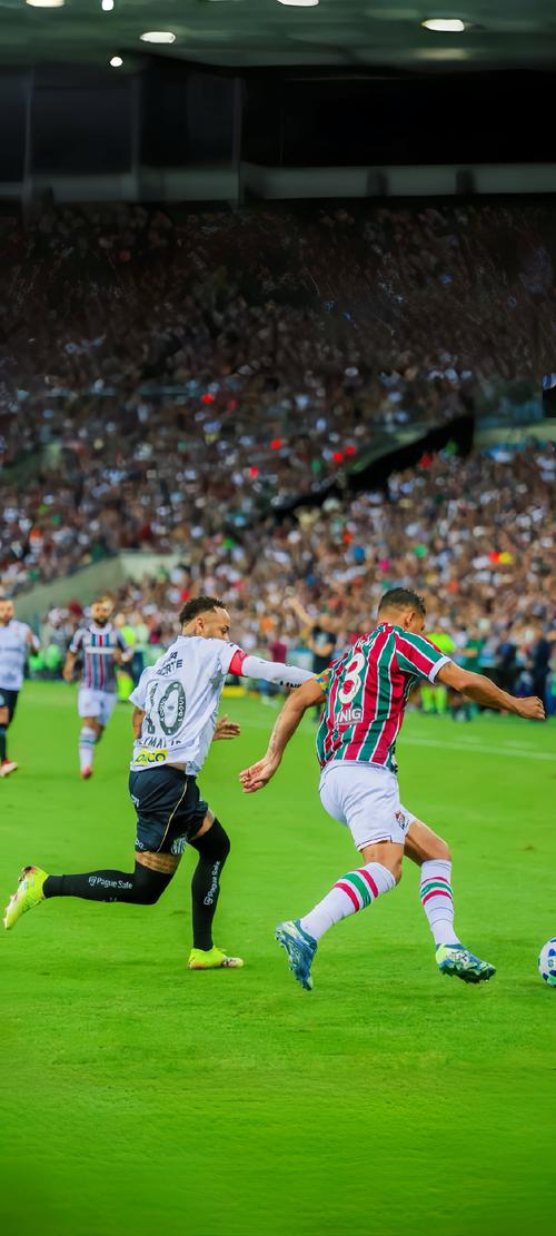 英超战报：B费2射1传，姆伯莫破门，曼联4-1狼队