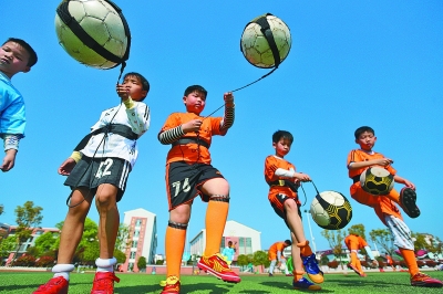 世欧预战报：帕洛特戴帽+绝杀，爱尔兰3-2匈牙利，挺进附加赛（世欧预赛报：帕洛特戴帽补时绝杀，爱尔兰3比2击败匈牙利闯入附加赛）