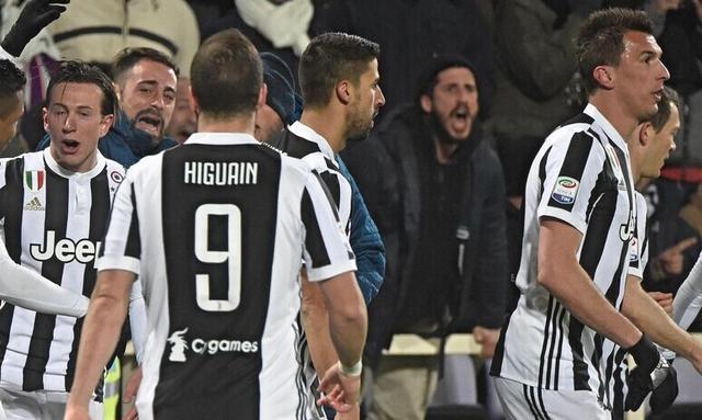 梅西没想到，C罗确认退役时间半月多，就做出与贝克汉姆一样选择