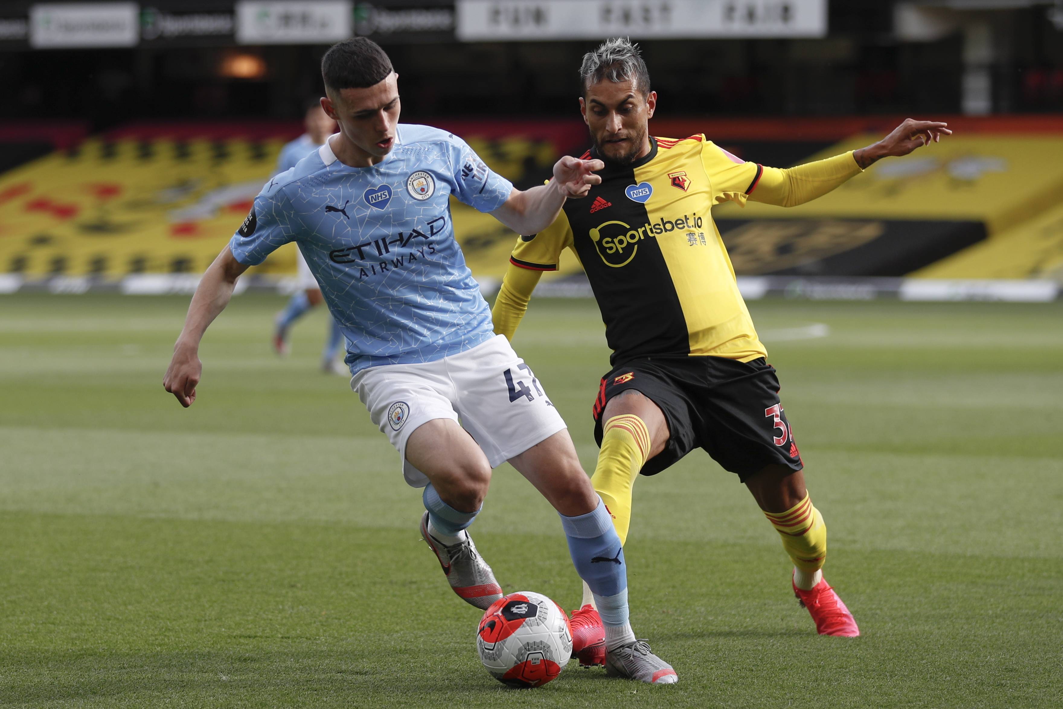 半场战报：阿联酋1-1伊拉克，卢安齐尼奥，阿里-哈马迪破门