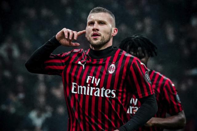 2次，阿劳霍是欧冠改制以来染红次数并列最多的巴萨球员（阿劳霍两次染红，追平欧冠改制后巴萨红牌最多纪录）