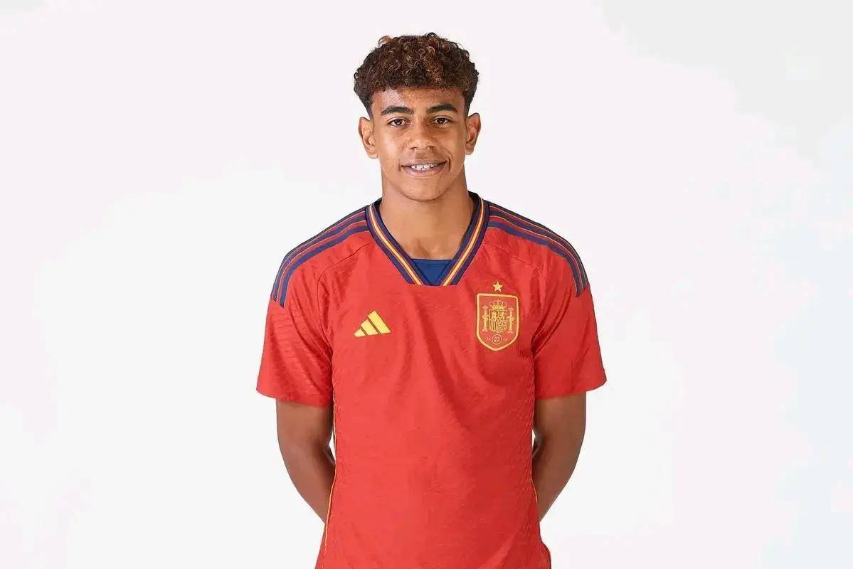 雷速X咪咕英超截图预测：利物浦迎战桑德兰，预测比分赢好礼（雷速携手咪咕英超截图竞猜：利物浦对阵桑德兰，猜比分赢好礼）