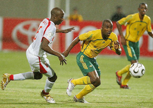 伯恩利遭遇英超七连败连场惜败，排名跌入降级区（伯恩利英超七连败屡遭小负，排名滑落至降级区）