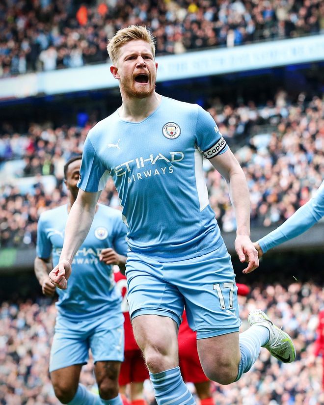 西甲半场：亚当斯门前造险，瓦伦西亚暂0-0塞维利亚（西甲半场：亚当斯禁区内险些破门，瓦伦西亚与塞维利亚暂时0-0）